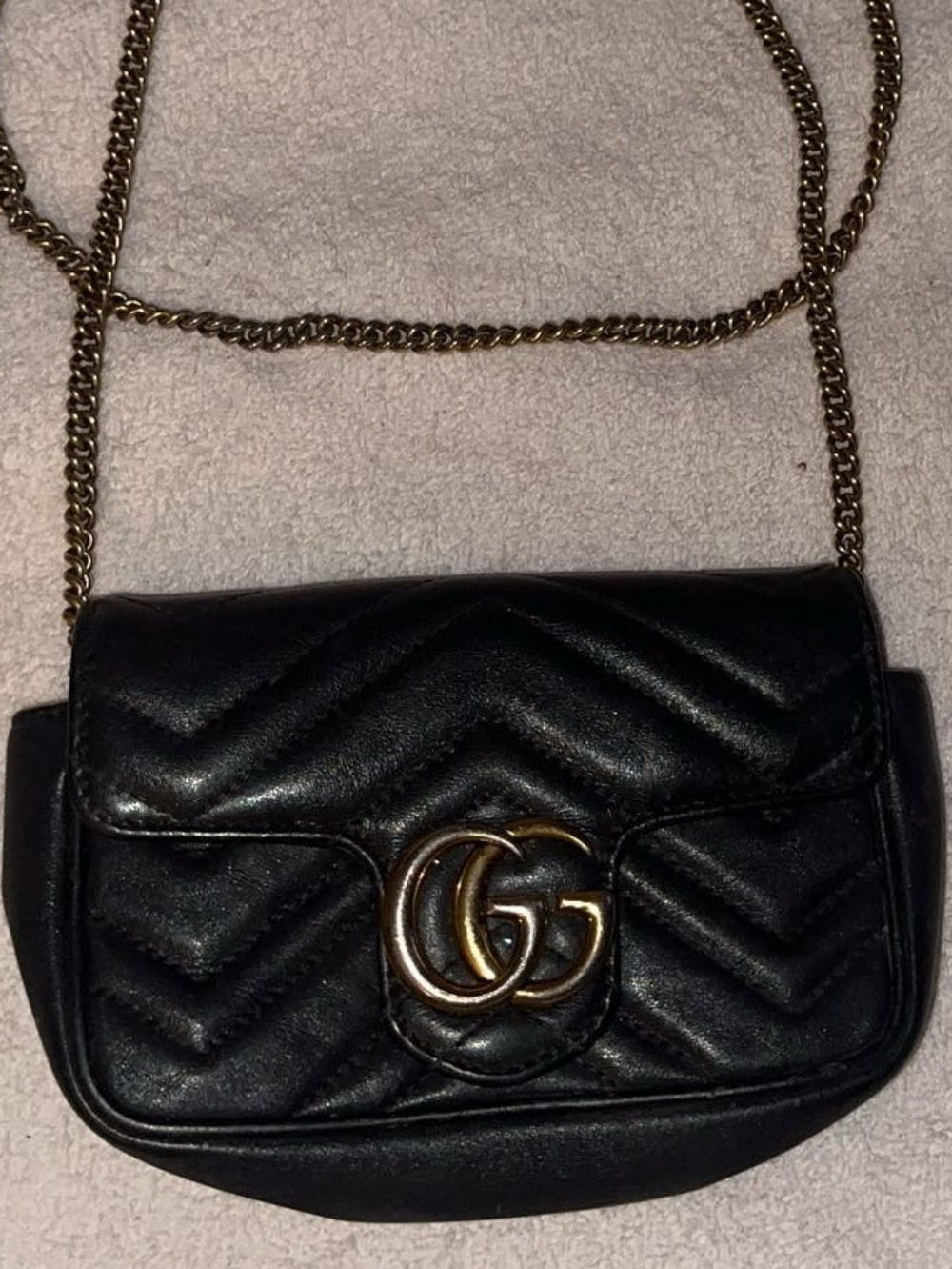 Authentic Gucci Heart Marmont Mini Shoulder Bag in Black Leather New.